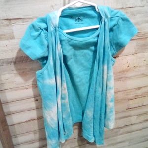 Royal Buzz girl's top.    Box 171